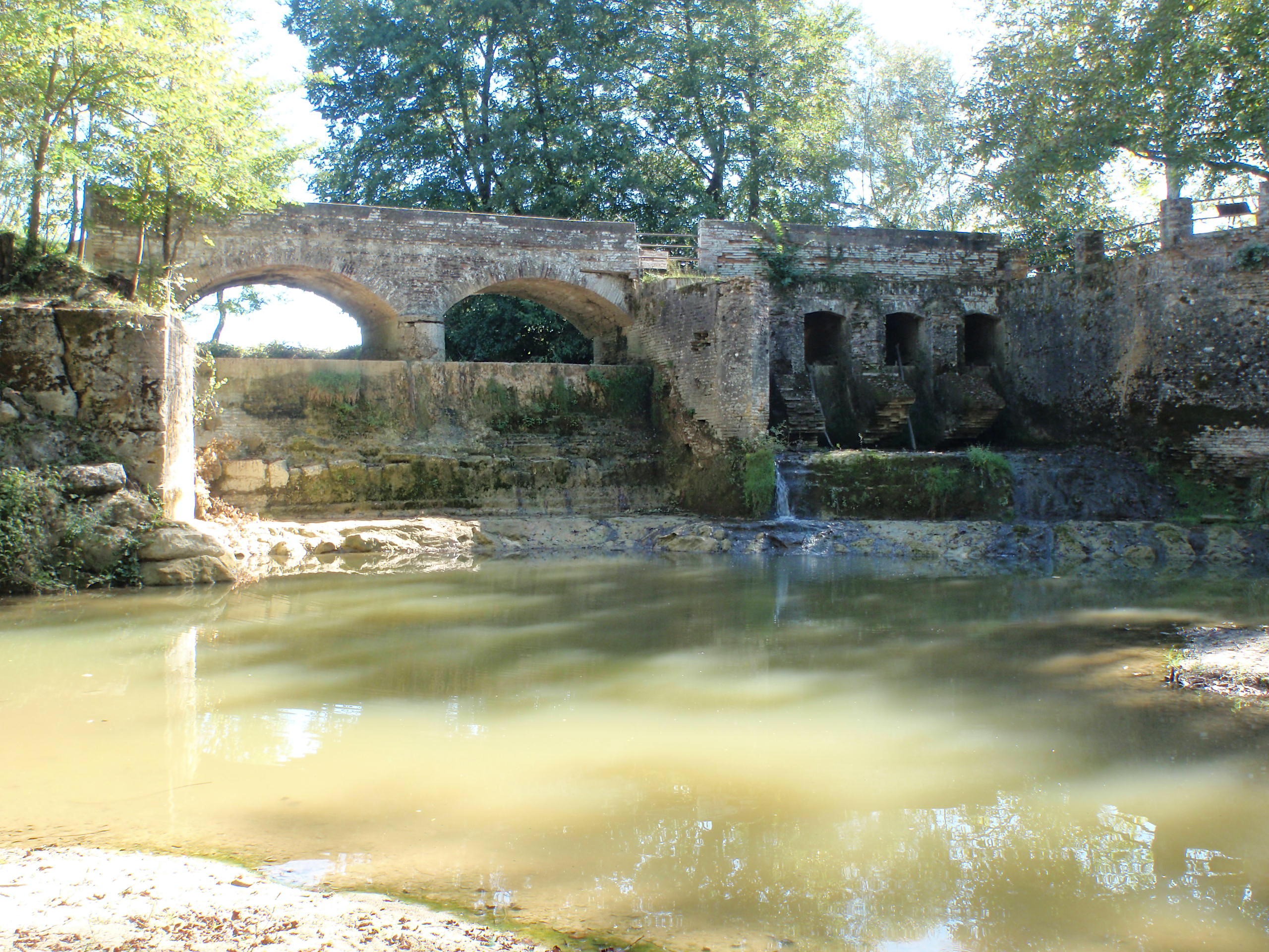 Pont-cascade