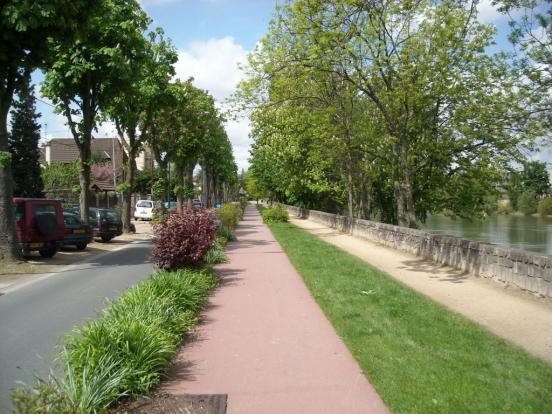 Chemin de Bord de Marne