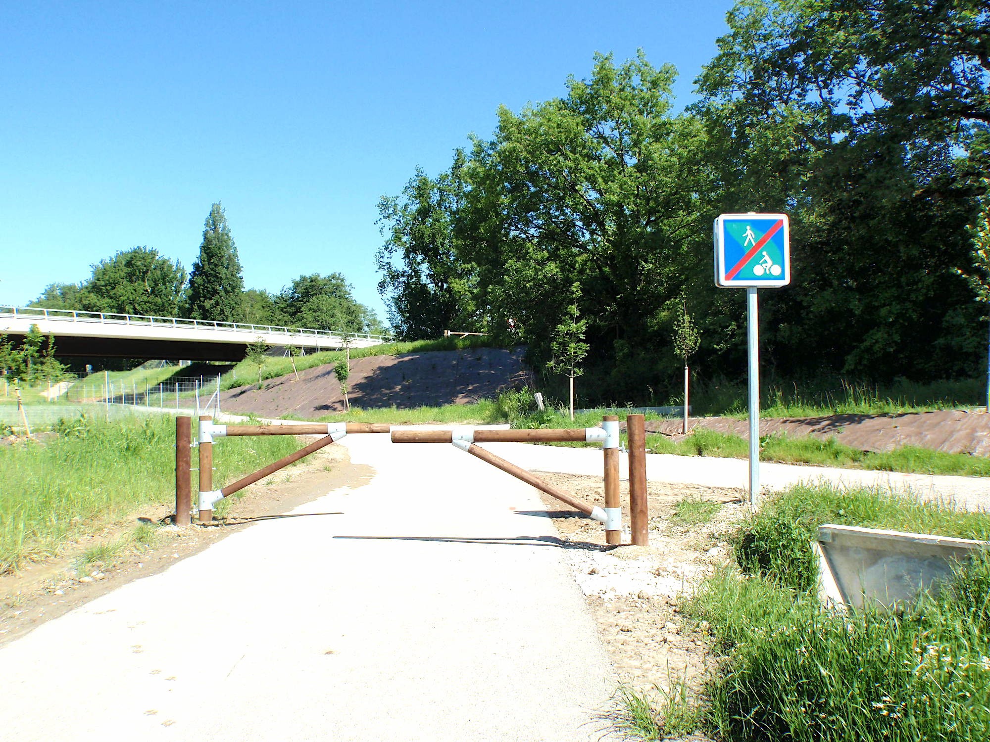 Pont sur le canal