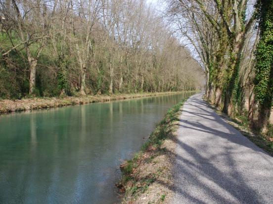 Canal, piste tranquille