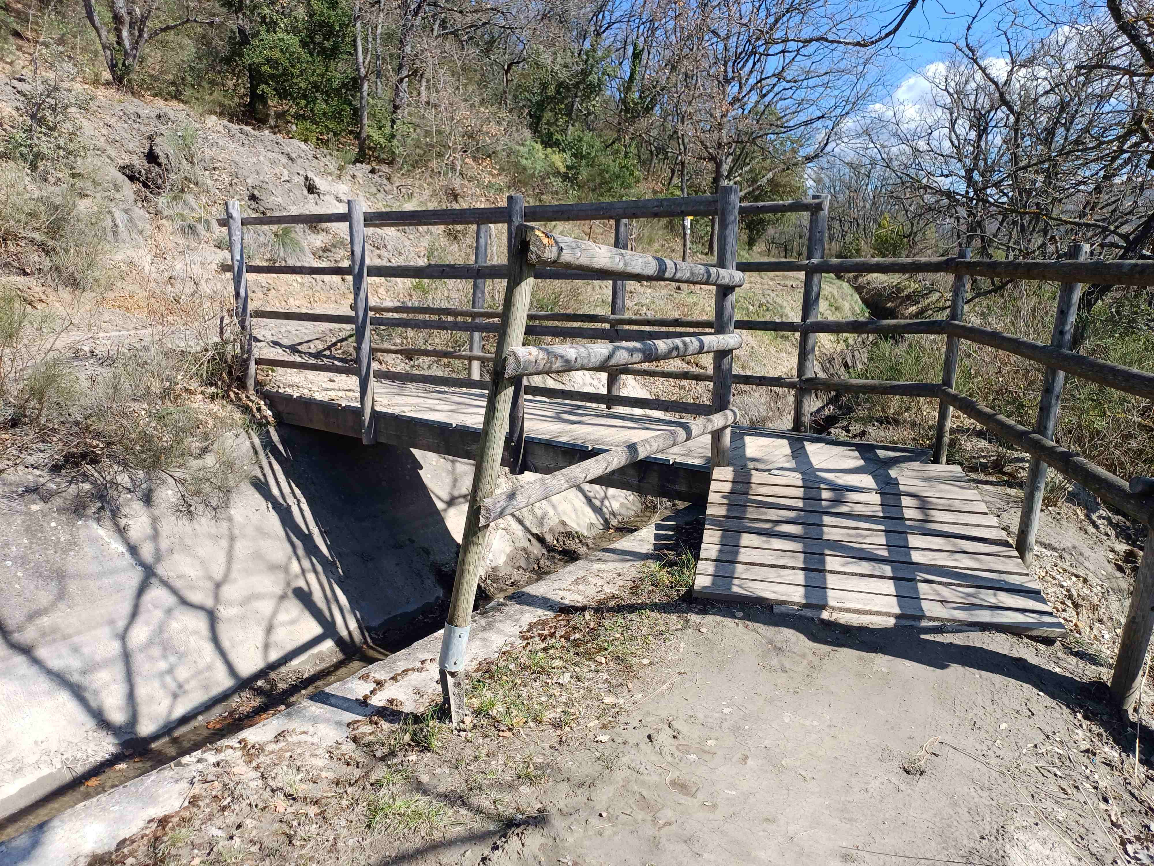 Pont sur le canal du Moulin à Malijai 