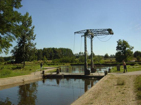 Pont-levis de l_Arroux