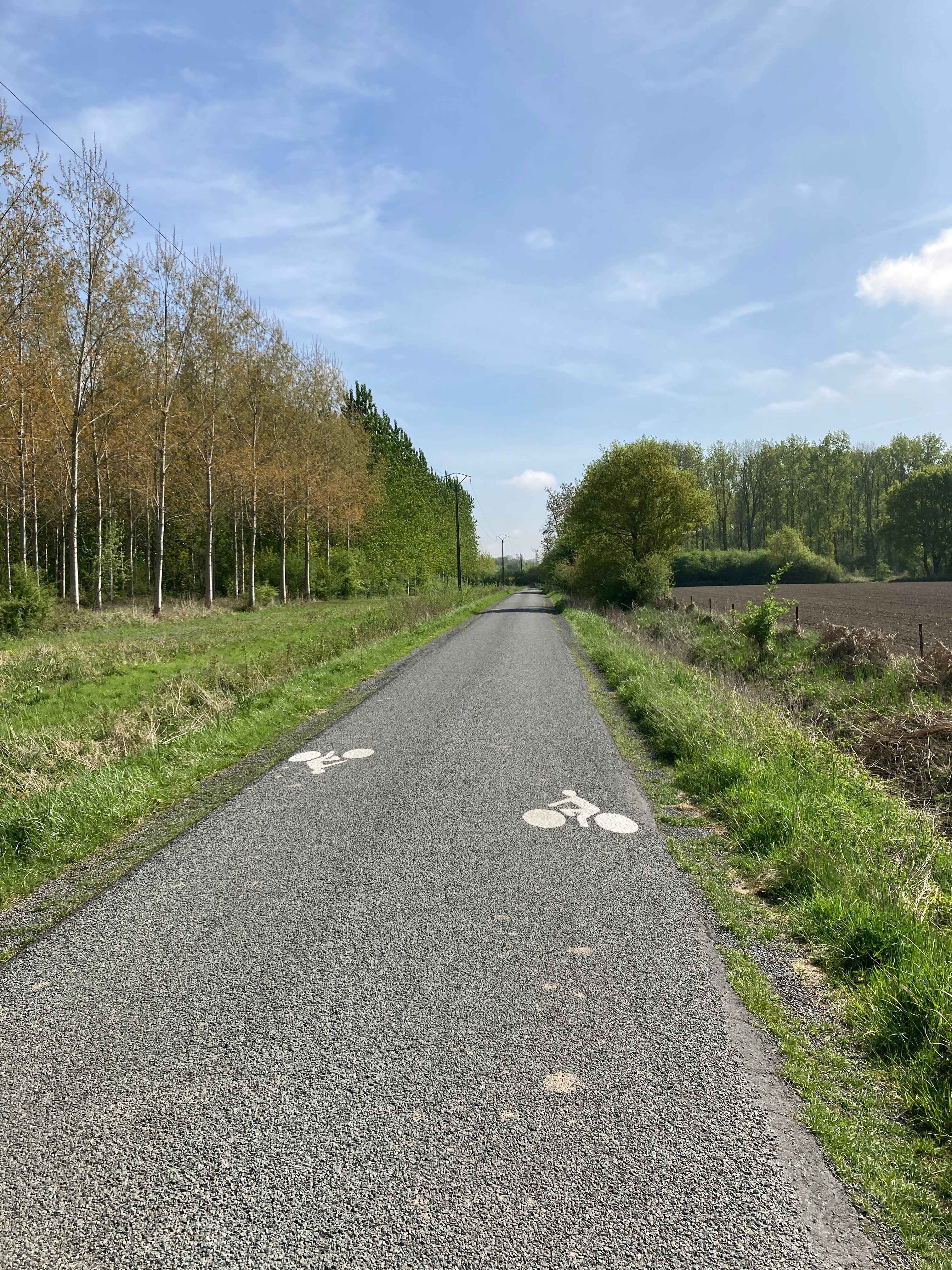 Figurine sur route