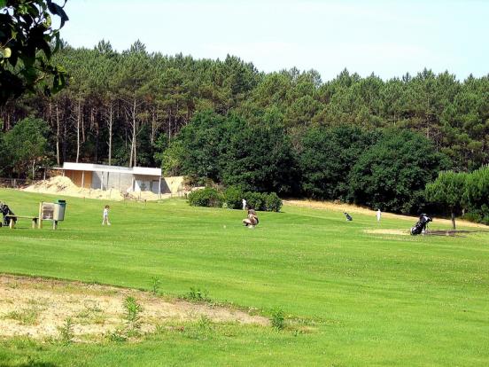 devant le golf de Mimizan