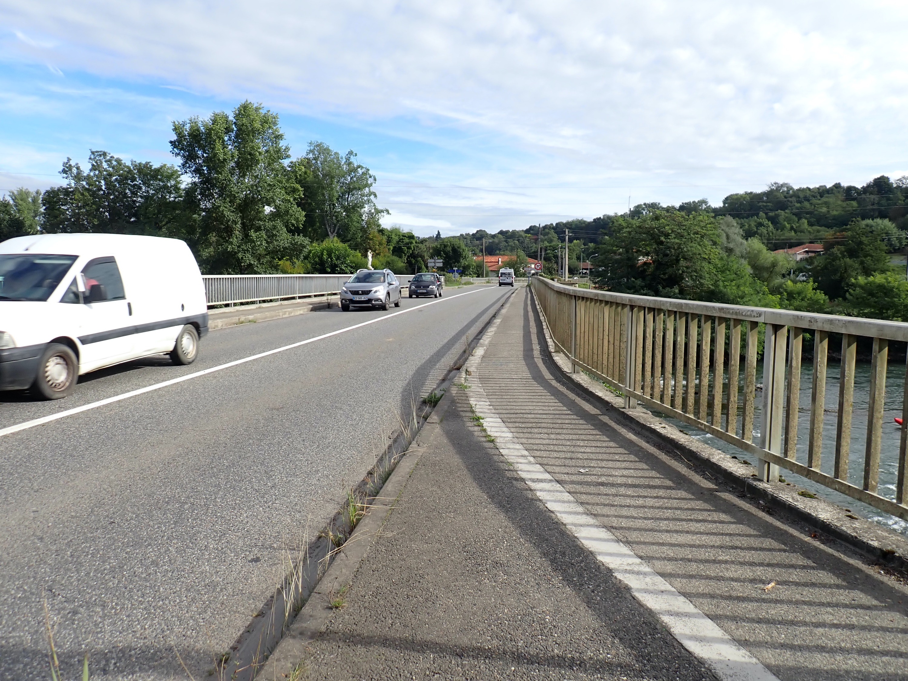 Valentine pont RD8 dangereux