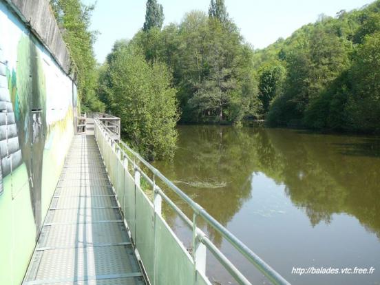 Passerelle métallique