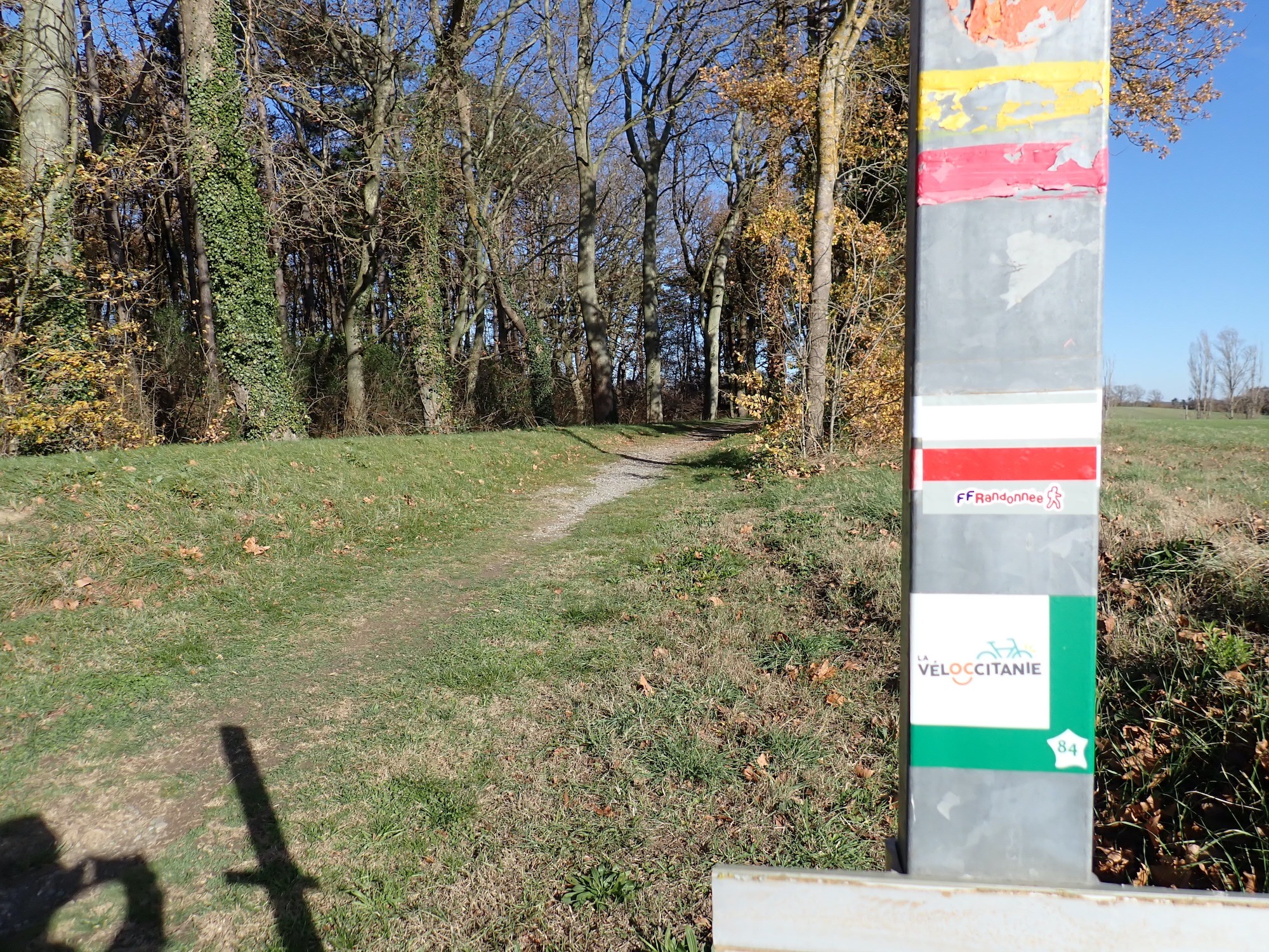 La V84 au pont de Lamarque sur la Rigole (près de Montferrand)