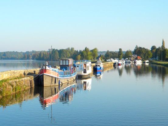 canal et étang de Baye