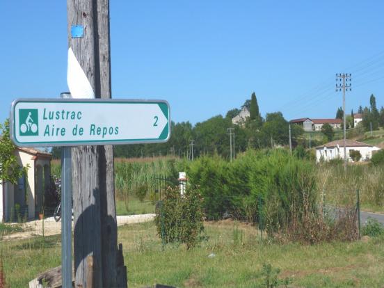 Accès à Lustrac