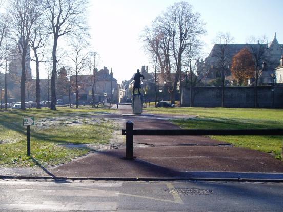 Senlis, Cours Thoré-Montm