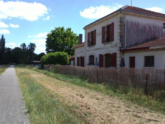 Gare de Salles