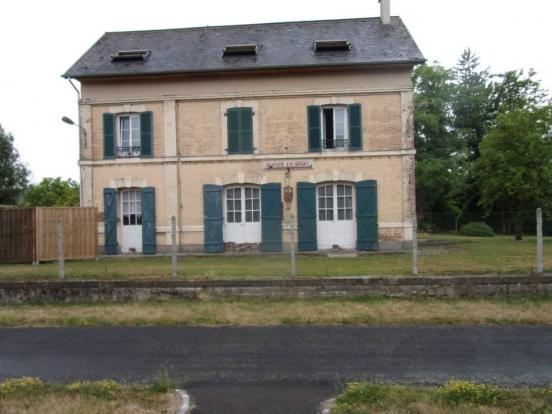 File:Rue du Repos (Paris), voitures stationnées sous la neige 01