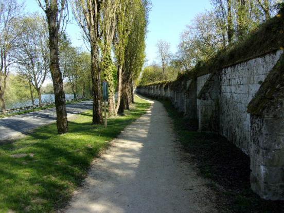 Mur abbaye du Montcel