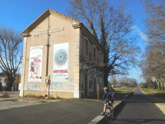 Gare de Sarrians