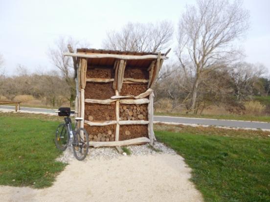 parking Caderousse