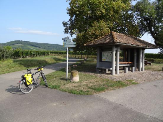 Aire d'arrêt ombragée