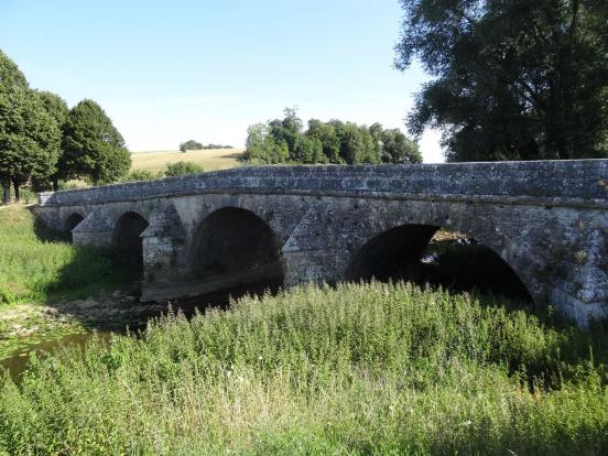 Vieux pont sur la Meuse