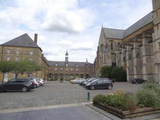 Mouzon l'abbaye