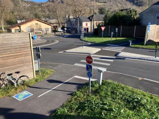 km8 : rond-point d'Iseste