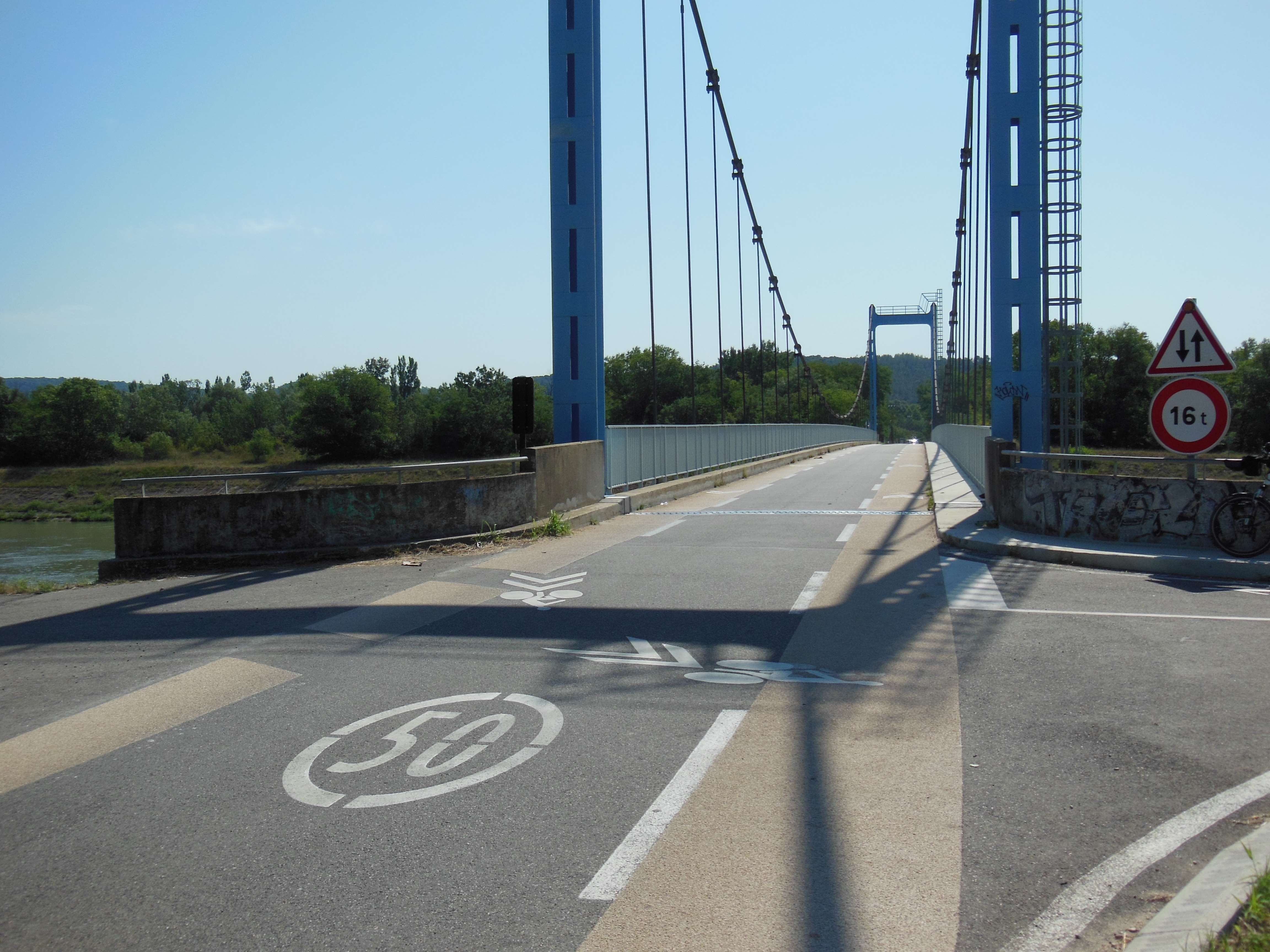 Pont sur canal de Donzère à Mondragon