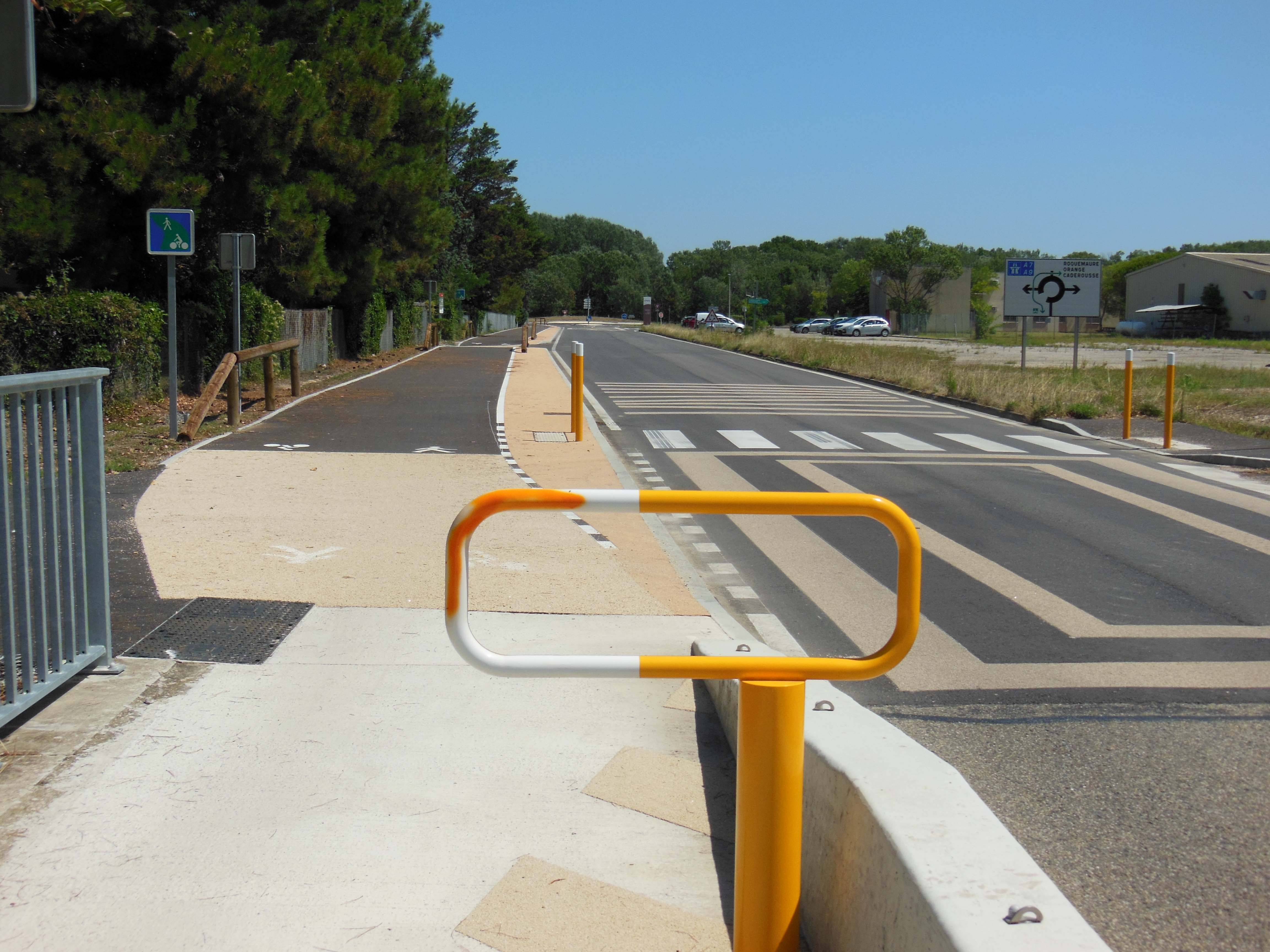 Aménagement cyclable à Caderousse