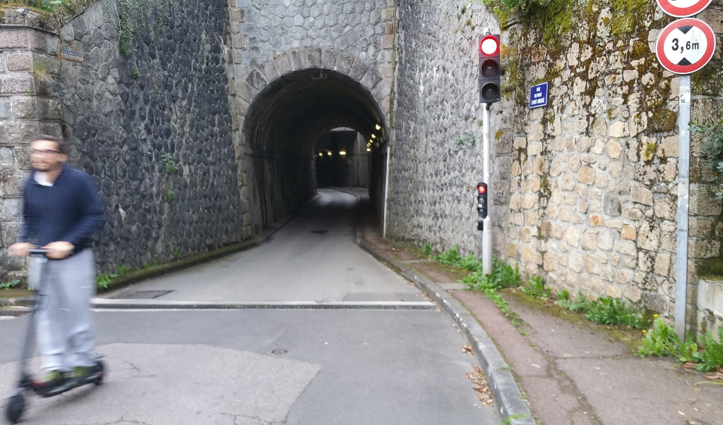 Tunnel