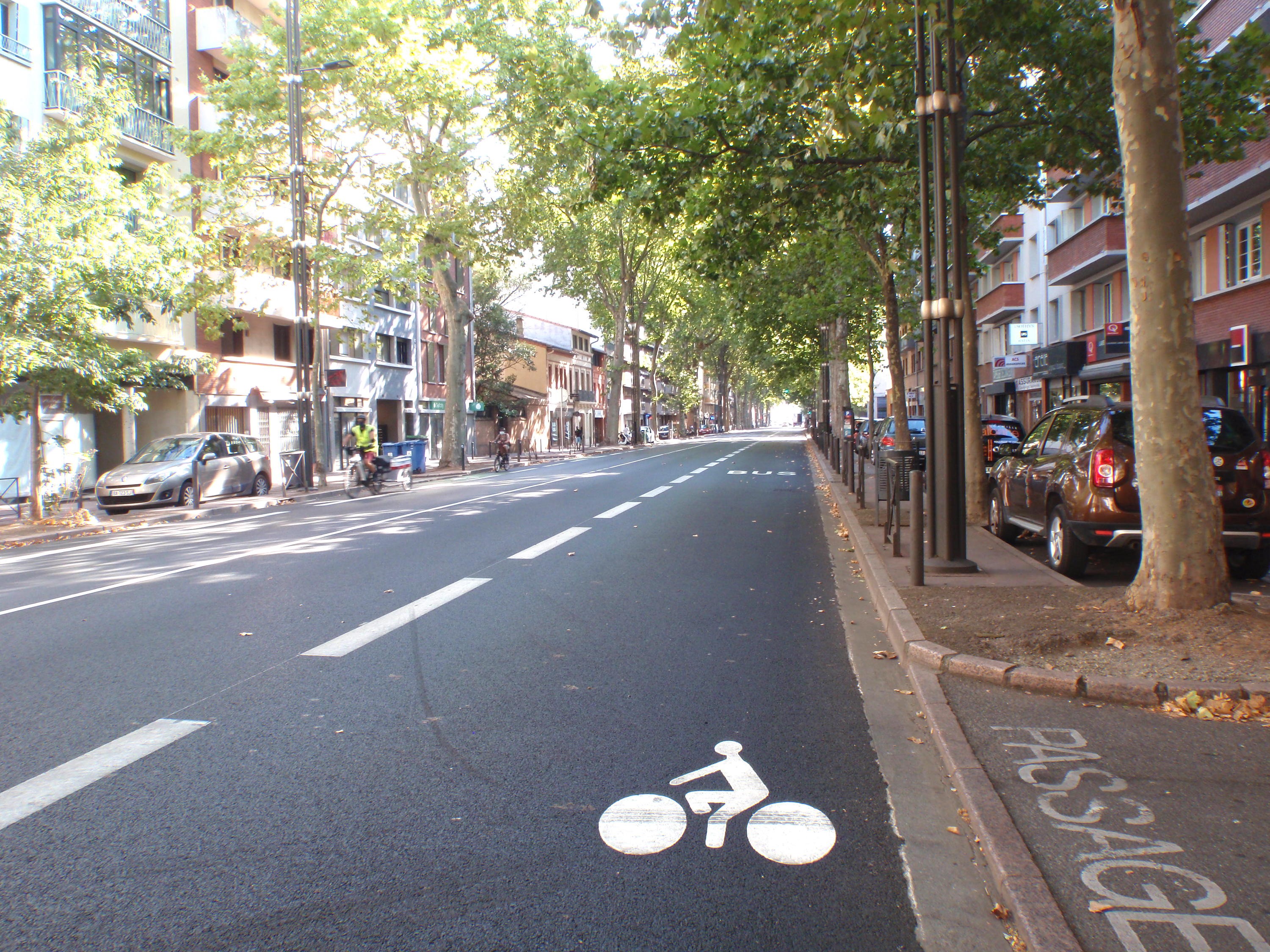 Toulouse : Av. E. Billières 