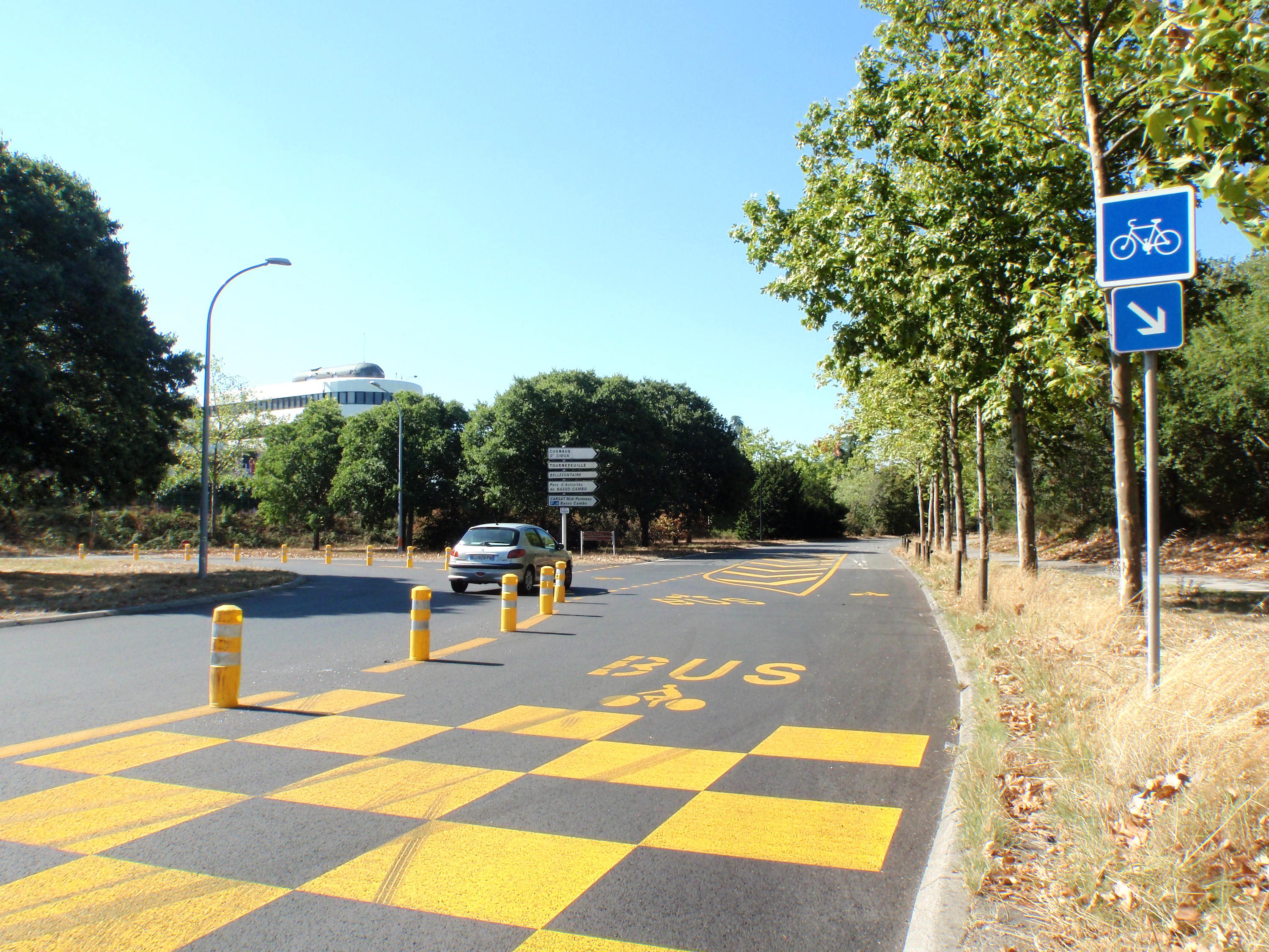 Toulouse : Avenue Louis Bazerque