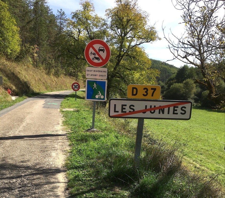 Sortie village les Junies, côté sud