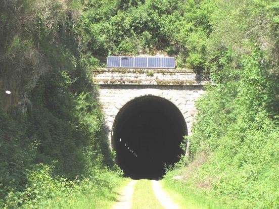 Tunnel éclairé