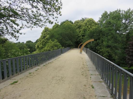 Pont sur la voie verte