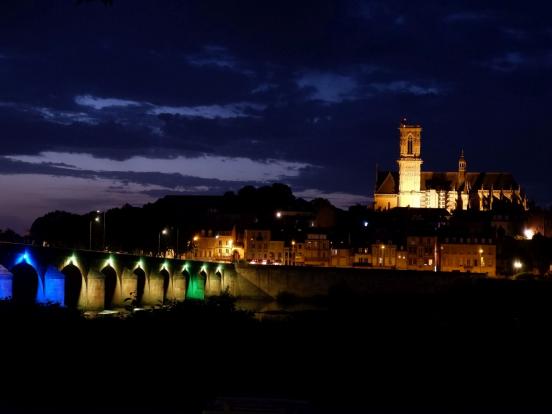 Nevers by night